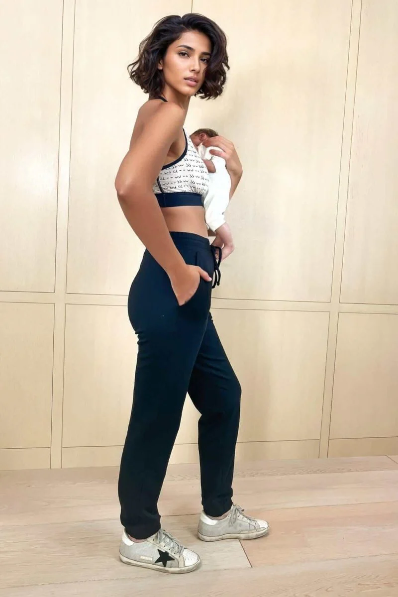 Inez Fleece Jogger - Image 21